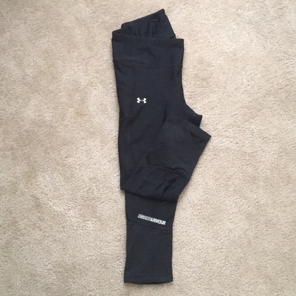 UA Running Capris